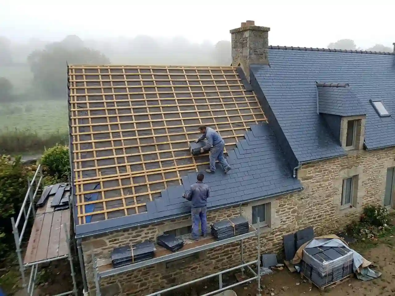 Pose de toiture neuve adaptée au climat cévenol de Mende